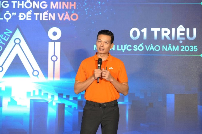 Ông Vũ Anh Tú, Giám đốc Công nghệ FPT chia sẻ thông tin tại lễ công bố tổ chức FPT Techday 2024