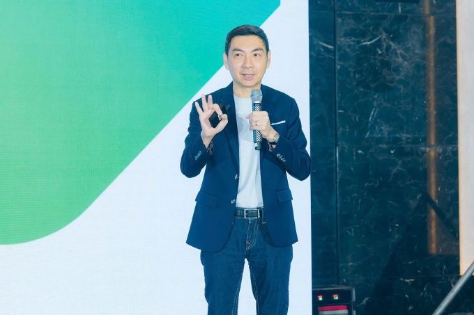 Ông Eric Chow - Director, ASEAN, VMware Territory Sales Broadcom công bố chương trình đối tác lợi thế. Ảnh: Công ty Elite