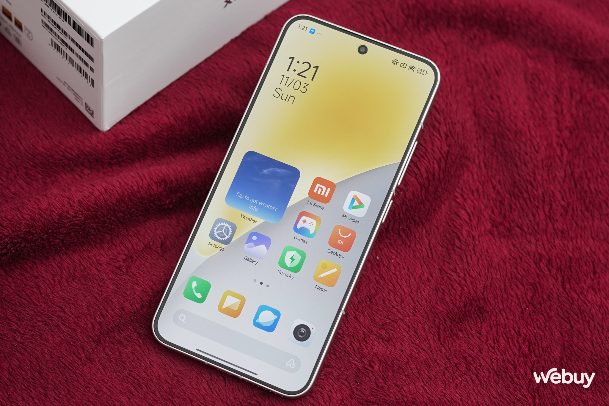 Trên tay Xiaomi 15 đầu tiên tại VN: Thiết kế nhỏ gọn cầm rất thích tay, có 2 nâng cấp này cực đáng tiền, giá từ 15,9 triệu đồng- Ảnh 14.